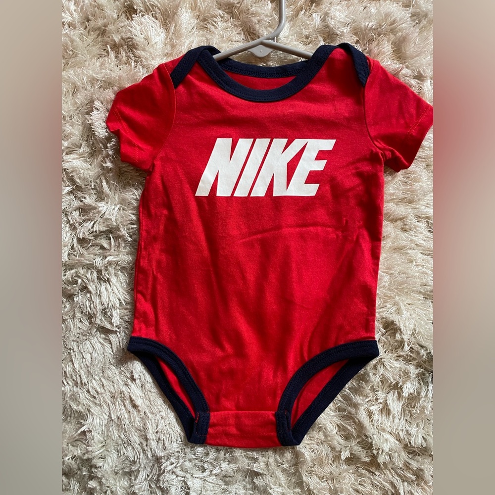 Nike baby onesie size 9 M